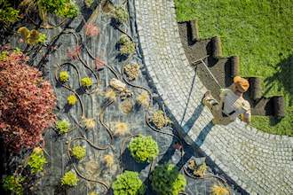 Landscape edging stones and edging rocks